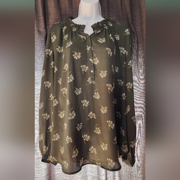 LOFT green floral blouse - Picture 1 of 3